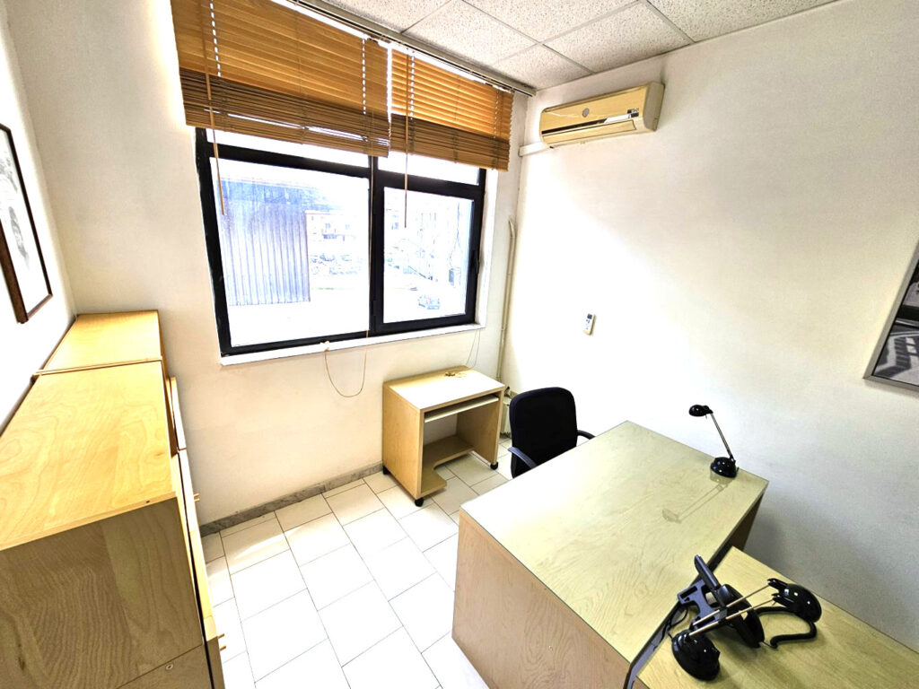 Ufficio Arredato Pronto all'Uso alle Porte di Napoli