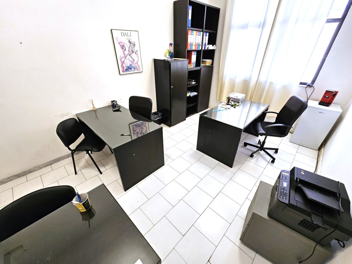 Ufficio Arredato e Pronto all'Uso a Napoli